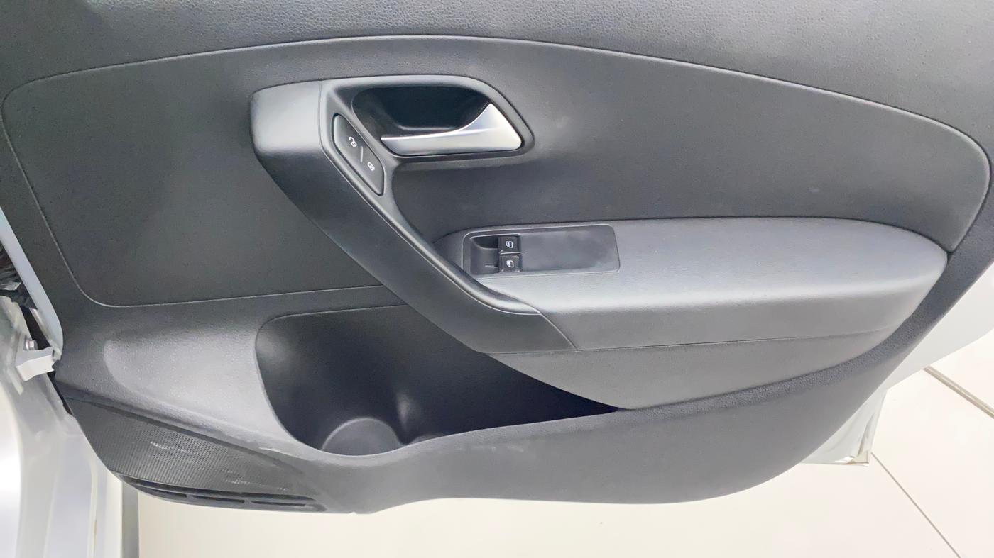 2021 Volkswagen Polo TRENDLINE 1.0L, Petrol, Manual, 22,687 km, Driver Side Door Panels Control