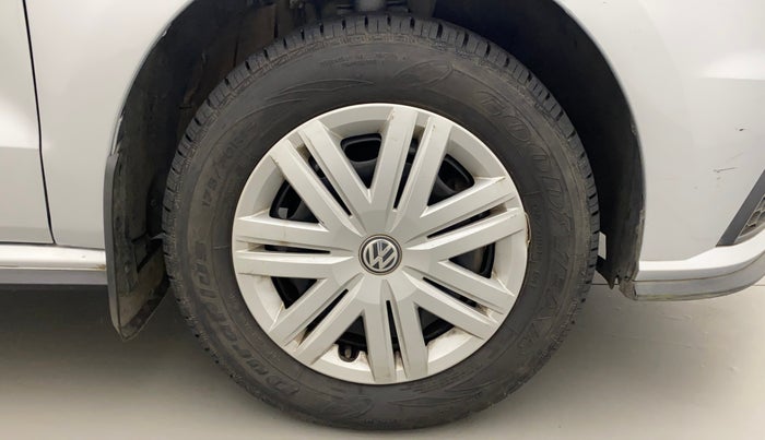 2021 Volkswagen Polo TRENDLINE 1.0L, Petrol, Manual, 22,687 km, Right Front Wheel