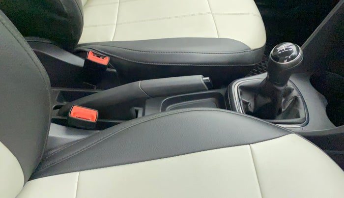 2021 Volkswagen Polo TRENDLINE 1.0L, Petrol, Manual, 22,687 km, Gear Lever