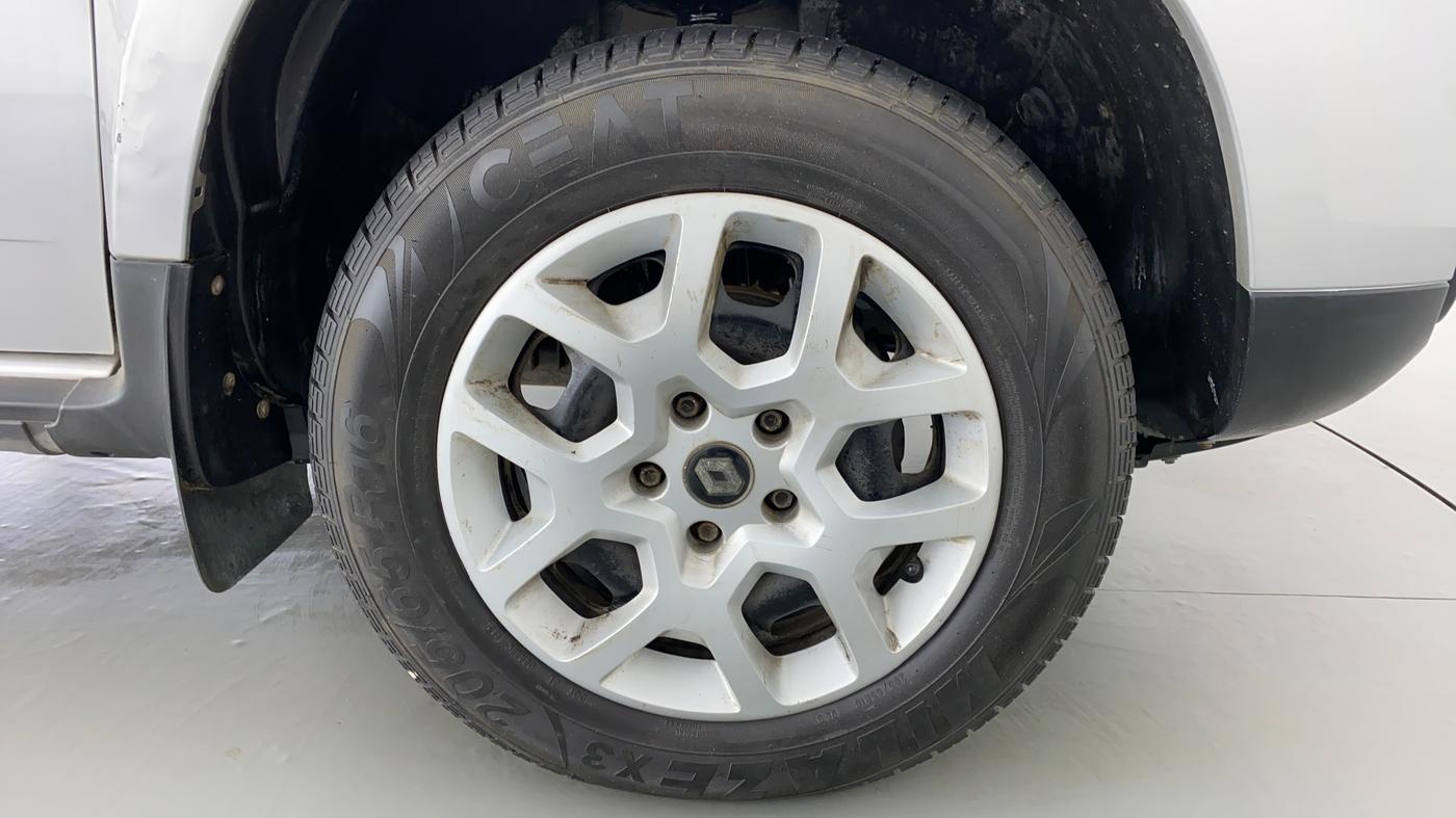 2016 Renault Duster RXL PETROL 104, Petrol, Manual, Right Front Wheel