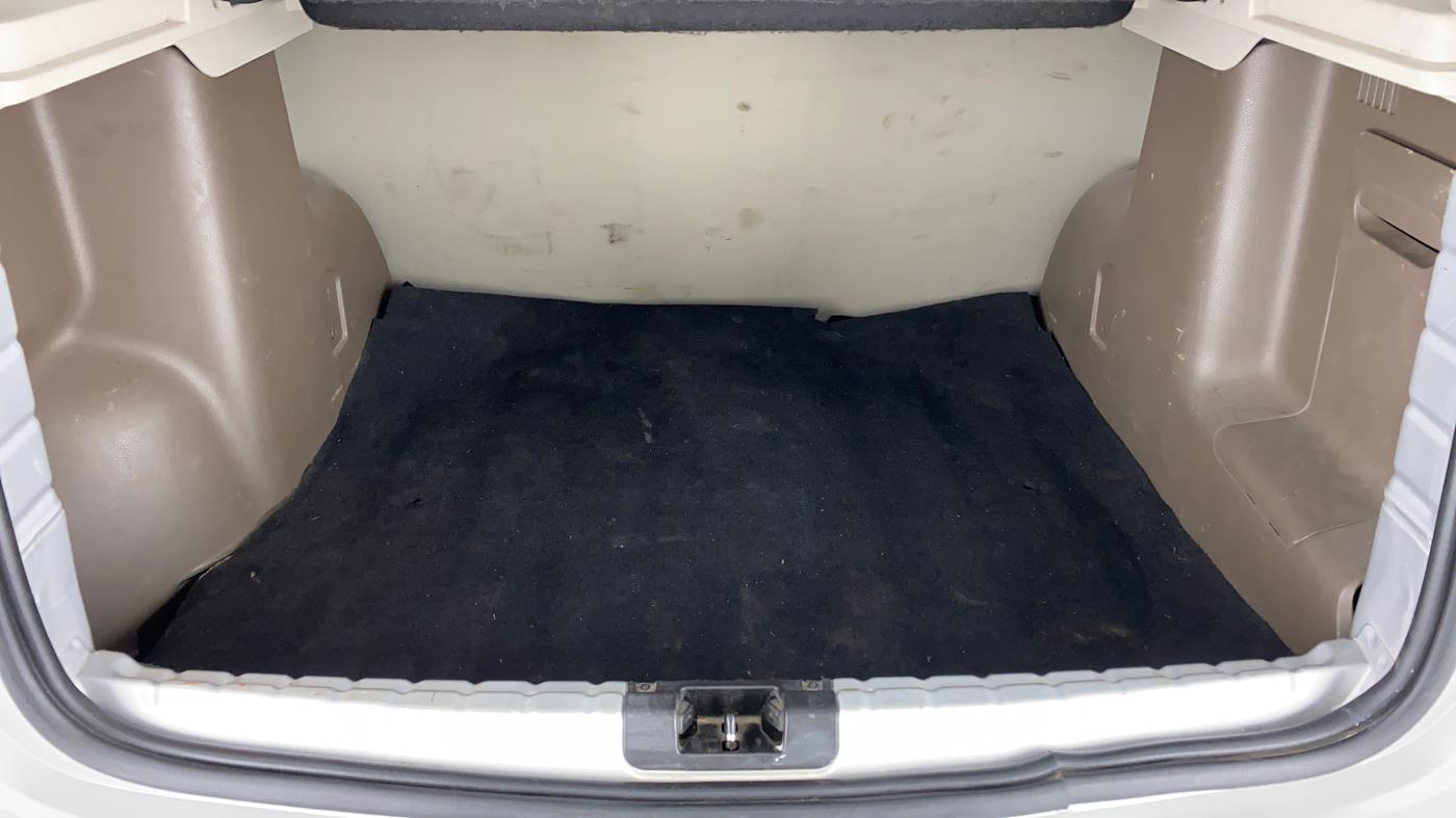 2016 Renault Duster RXL PETROL 104, Petrol, Manual, Boot Inside