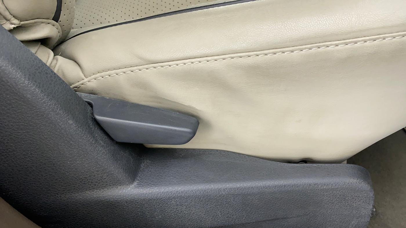 2016 Renault Duster RXL PETROL 104, Petrol, Manual, Driver Side Adjustment Panel