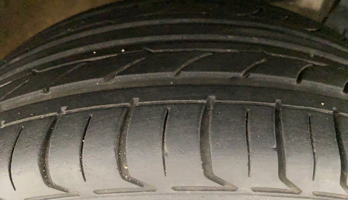 2016 Maruti Ciaz ZXI+, Petrol, Manual, 58,718 km, Right Front Tyre Tread