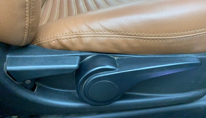 2018 Tata Tiago XZ PETROL, Petrol, Manual, 89,265 km, Driver Side Adjustment Panel