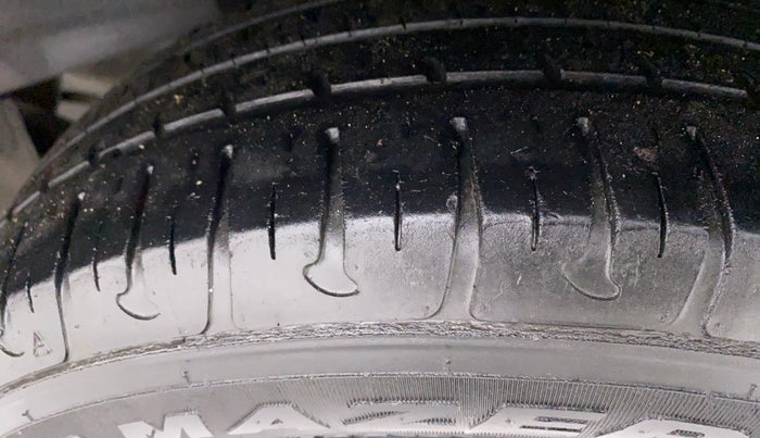 2014 Hyundai Grand i10 MAGNA 1.1 CRDI, Diesel, Manual, 72,932 km, Left Rear Tyre Tread