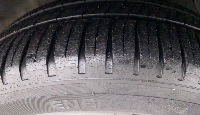 2014 Hyundai Grand i10 MAGNA 1.1 CRDI, Diesel, Manual, 72,932 km, Right Front Tyre Tread