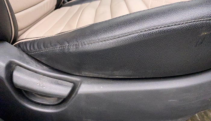 2014 Hyundai Grand i10 MAGNA 1.1 CRDI, Diesel, Manual, 72,932 km, Driver Side Adjustment Panel