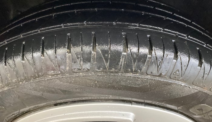 2017 Maruti IGNIS DELTA 1.2, Petrol, Manual, 79,713 km, Left Front Tyre Tread