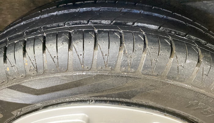2017 Maruti IGNIS DELTA 1.2, Petrol, Manual, 79,713 km, Right Rear Tyre Tread