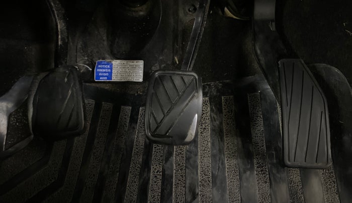 2017 Maruti IGNIS DELTA 1.2, Petrol, Manual, 79,713 km, Pedals