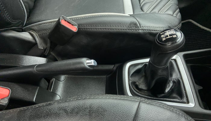 2020 Maruti Swift VXI D, Petrol, Manual, 3,192 km, Gear Lever