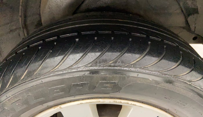 2013 Hyundai i20 SPORTZ 1.4 AT VTVT, Petrol, Automatic, 51,093 km, Left Rear Tyre Tread