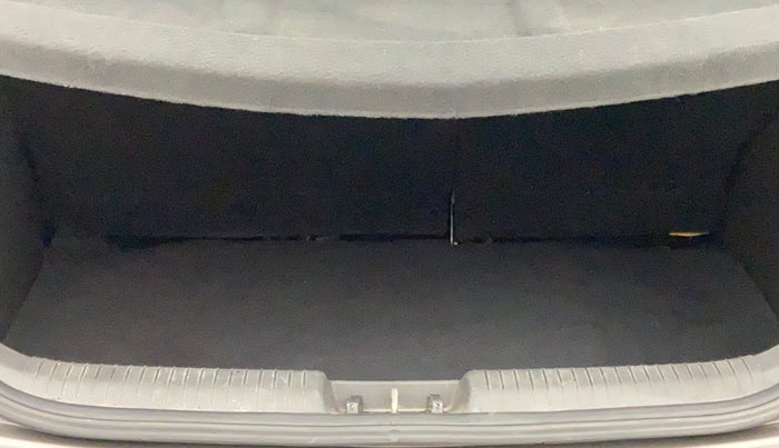 2013 Hyundai i20 SPORTZ 1.4 AT VTVT, Petrol, Automatic, 51,093 km, Boot Inside View