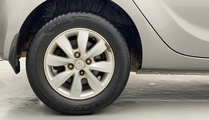 2013 Hyundai i20 SPORTZ 1.4 AT VTVT, Petrol, Automatic, 51,093 km, Right Rear Wheel