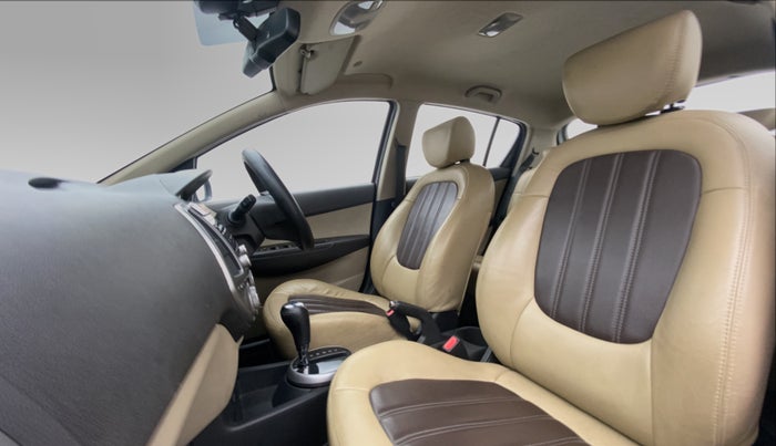 2013 Hyundai i20 SPORTZ 1.4 AT VTVT, Petrol, Automatic, 51,093 km, Right Side Front Door Cabin View