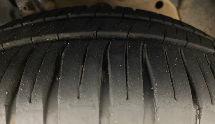 2019 Ford New Figo 1.2 TITANIUM, Petrol, Manual, 7,440 km, Right Front Tyre Tread