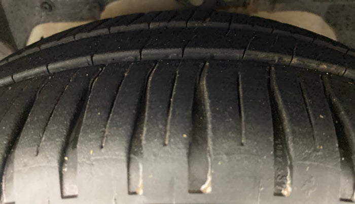 2019 Ford New Figo 1.2 TITANIUM, Petrol, Manual, 7,440 km, Left Front Tyre Tread