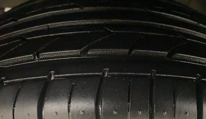 2020 Maruti Baleno ZETA PETROL 1.2, Petrol, Manual, 61,017 km, Left Front Tyre Tread