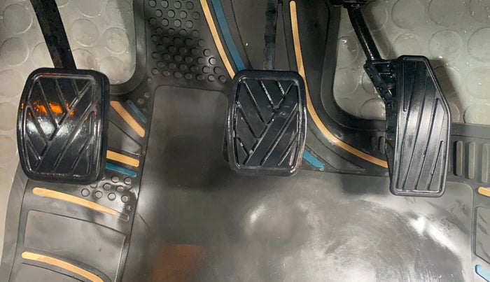 2020 Maruti Baleno ZETA PETROL 1.2, Petrol, Manual, 61,017 km, Pedals