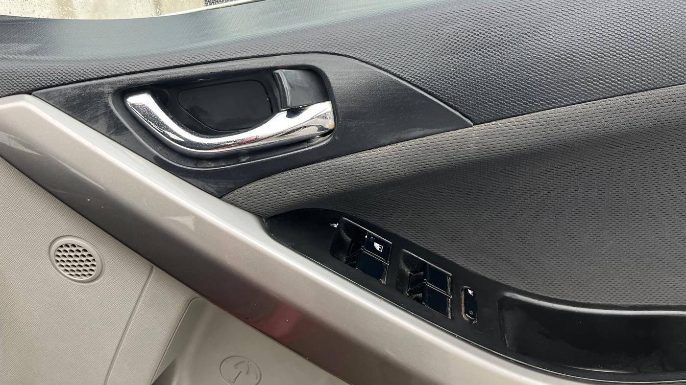 2019 Tata NEXON XZ PLUS DIESEL, Diesel, Manual, 66,593 km, Driver Side Door Panels Control