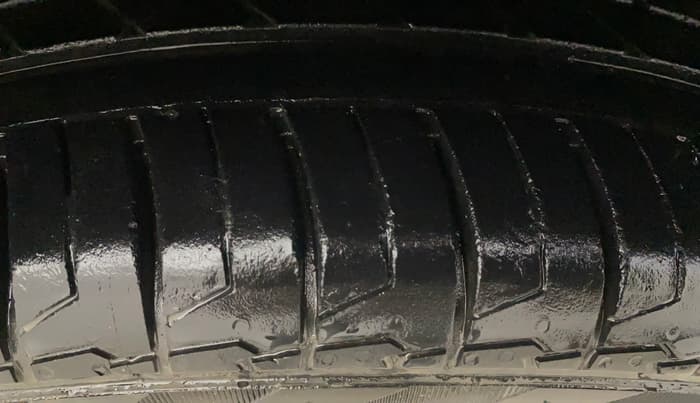 2019 Hyundai Elite i20 ASTA (O) CVT, Petrol, Automatic, 1,12,511 km, Right Front Tyre Tread