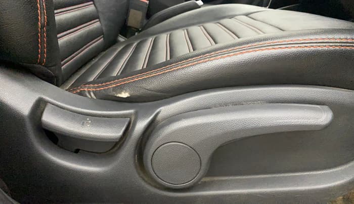 2019 Hyundai Elite i20 ASTA (O) CVT, Petrol, Automatic, 1,12,511 km, Driver Side Adjustment Panel