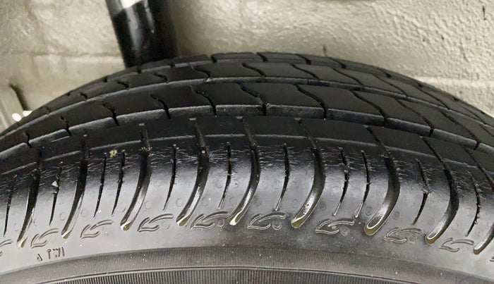 2019 Maruti S PRESSO VXI AMT, Petrol, Automatic, 12,742 km, Right Rear Tyre Tread