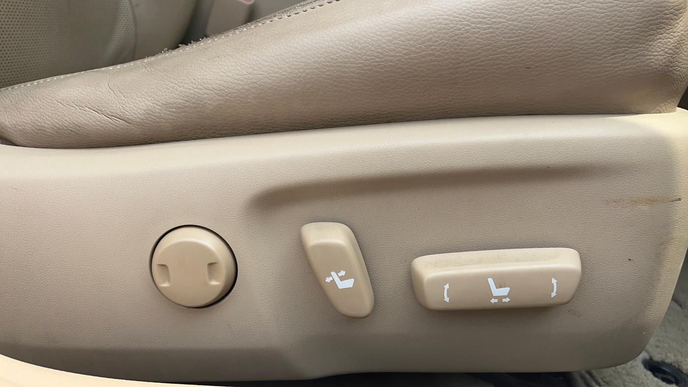 2012 Toyota Camry 2.5L AT, Petrol, Automatic, 67,630 km, Driver Side Adjustment Panel