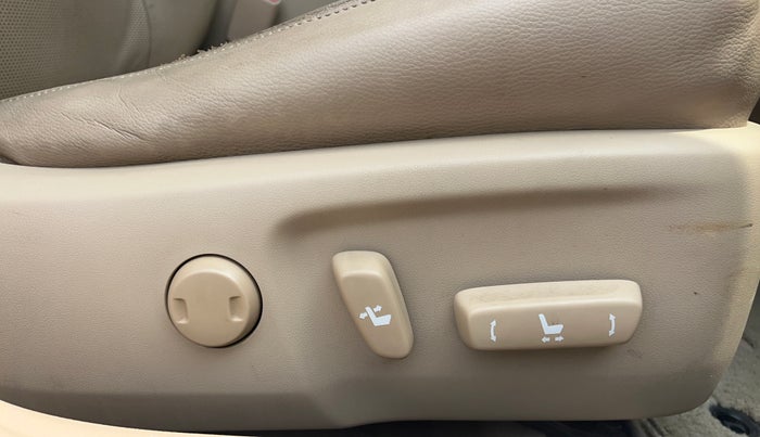 2012 Toyota Camry 2.5L AT, Petrol, Automatic, 67,585 km, Driver Side Adjustment Panel