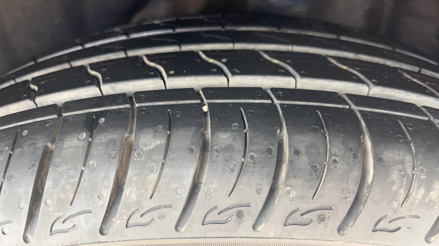 2012 Toyota Camry 2.5L AT, Petrol, Automatic, 67,630 km, Left Rear Tyre Tread