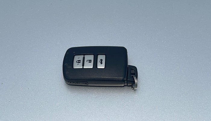 2012 Toyota Camry 2.5L AT, Petrol, Automatic, 67,585 km, Key Close Up