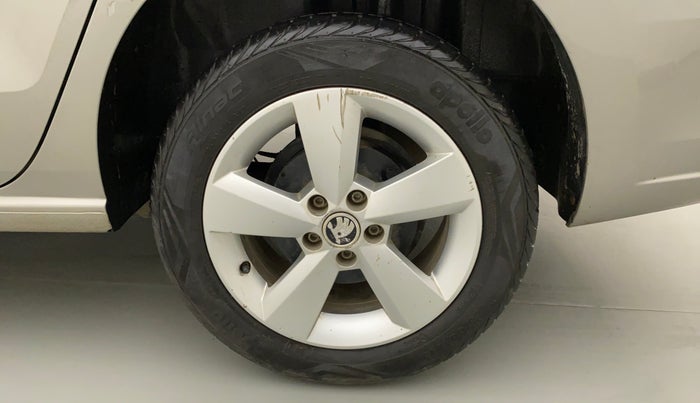 2016 Skoda Rapid AMBITION 1.6 MPI MT, Petrol, Manual, 20,300 km, Left Rear Wheel