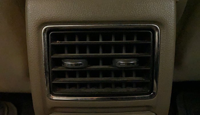 2016 Skoda Rapid AMBITION 1.6 MPI MT, Petrol, Manual, 20,300 km, Rear AC Vents