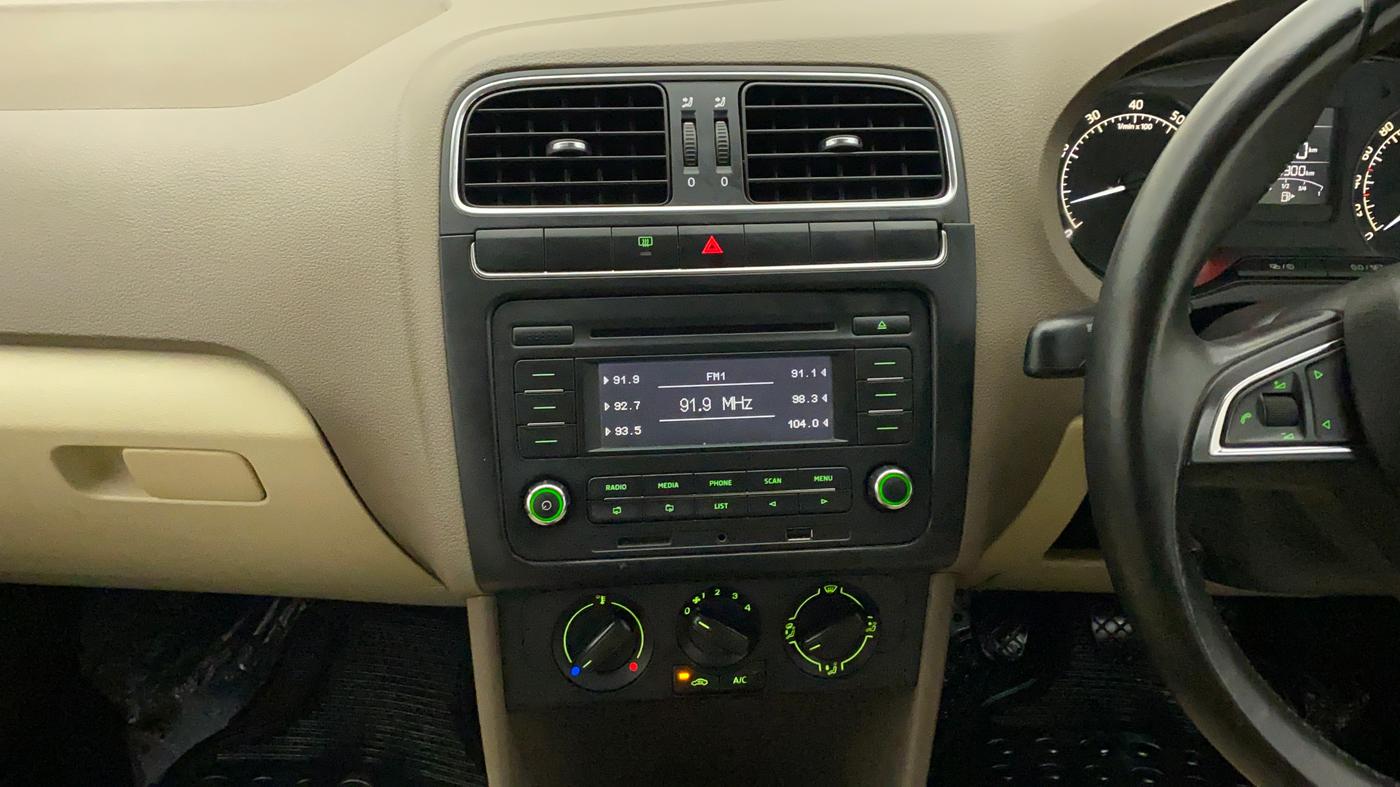 2016 Skoda Rapid AMBITION 1.6 MPI MT, Petrol, Manual, 20,300 km, Air Conditioner