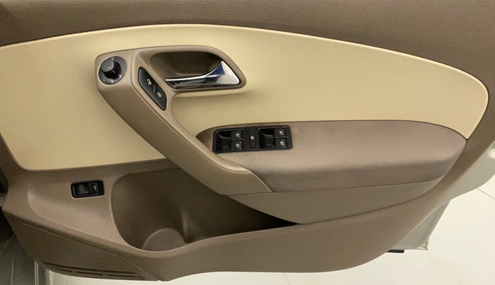 2016 Skoda Rapid AMBITION 1.6 MPI MT, Petrol, Manual, 20,300 km, Driver Side Door Panels Control