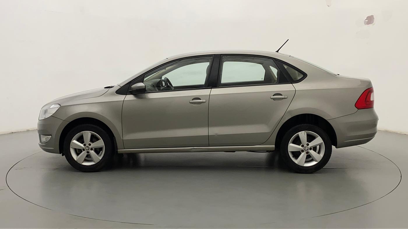 2016 Skoda Rapid AMBITION 1.6 MPI MT, Petrol, Manual, 20,300 km, Left Side