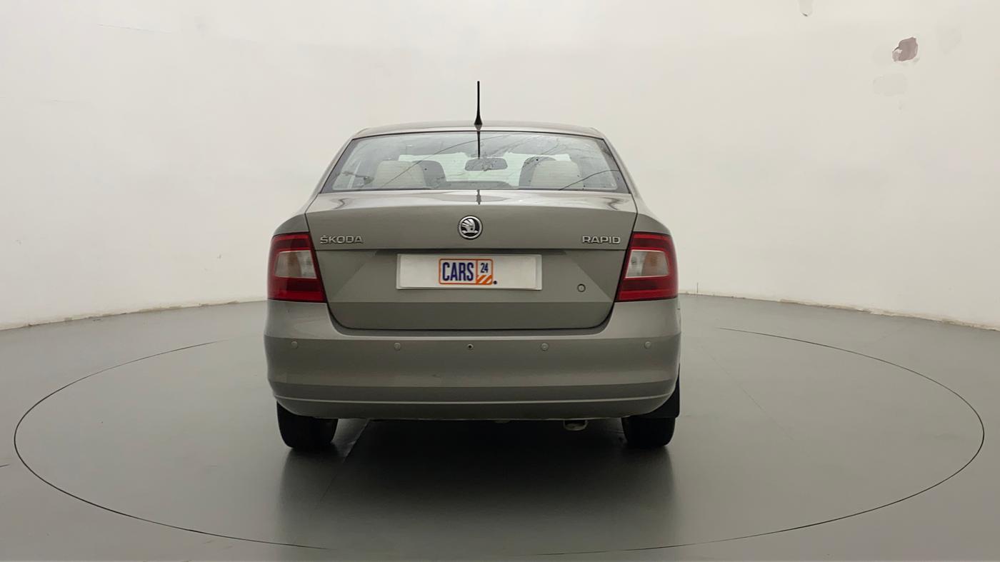 2016 Skoda Rapid AMBITION 1.6 MPI MT, Petrol, Manual, 20,300 km, Back/Rear