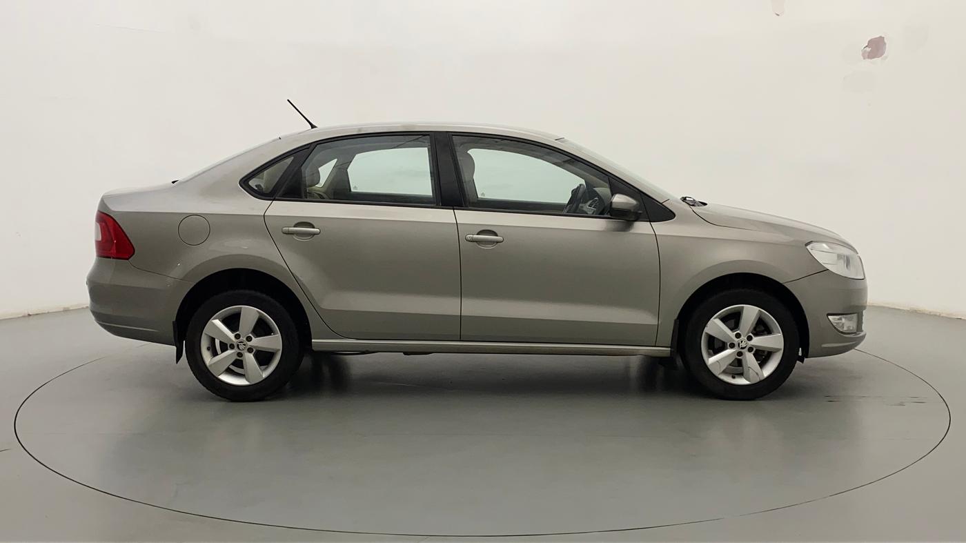2016 Skoda Rapid AMBITION 1.6 MPI MT, Petrol, Manual, 20,300 km, Right Side