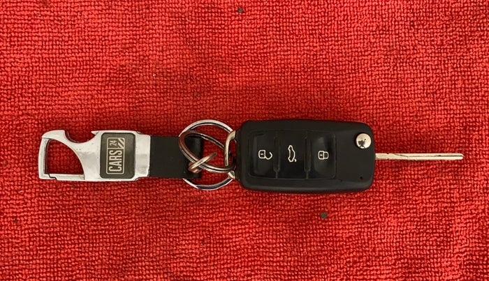 2016 Skoda Rapid AMBITION 1.6 MPI MT, Petrol, Manual, 20,300 km, Key Close Up