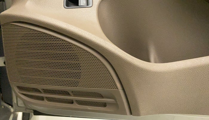 2016 Skoda Rapid AMBITION 1.6 MPI MT, Petrol, Manual, 20,300 km, Speaker