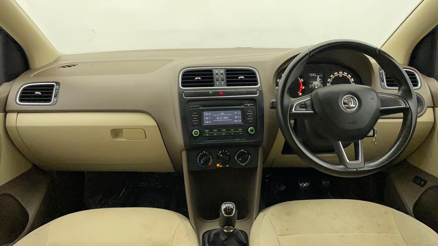 2016 Skoda Rapid AMBITION 1.6 MPI MT, Petrol, Manual, 20,300 km, Dashboard