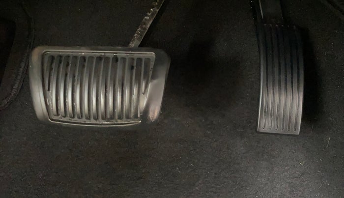 2014 Hyundai Verna FLUIDIC 1.6 VTVT SX AT, Petrol, Automatic, 42,671 km, Pedals