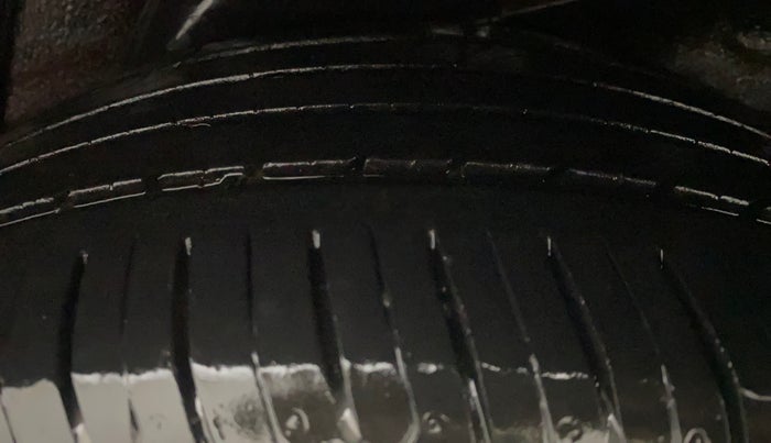2014 Hyundai Verna FLUIDIC 1.6 VTVT SX AT, Petrol, Automatic, 42,671 km, Left Rear Tyre Tread