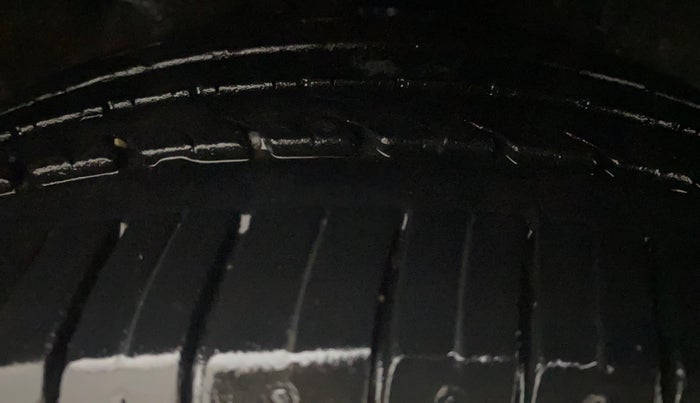 2014 Hyundai Verna FLUIDIC 1.6 VTVT SX AT, Petrol, Automatic, 42,671 km, Right Front Tyre Tread