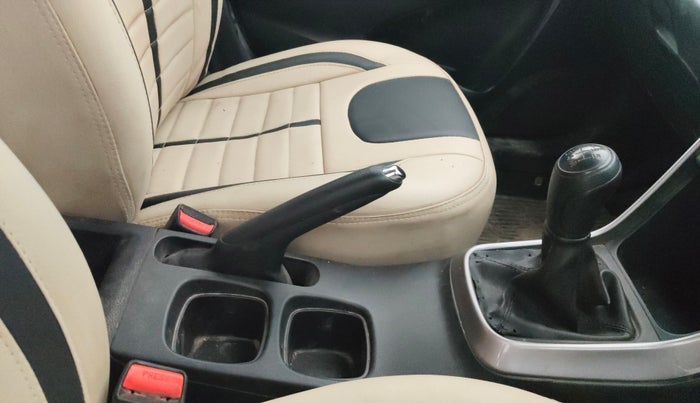 2022 Maruti S Cross SIGMA 1.5, Petrol, Manual, 39,031 km, Gear Lever