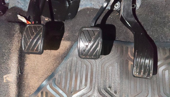 2022 Maruti S Cross SIGMA 1.5, Petrol, Manual, 39,031 km, Pedals