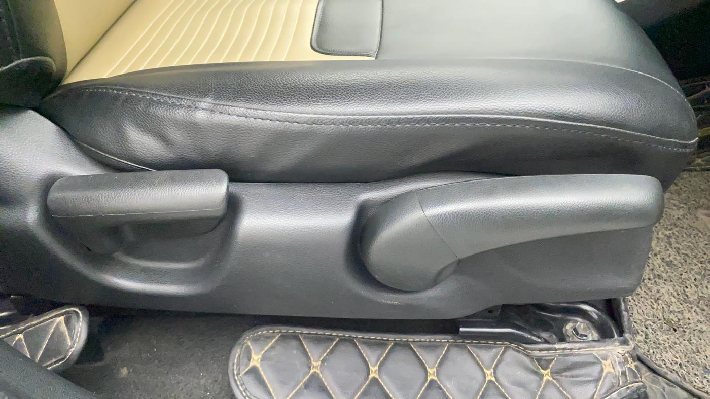 2020 Honda Jazz 1.2L I-VTEC ZX, Petrol, Manual, 34,984 km, Driver Side Adjustment Panel