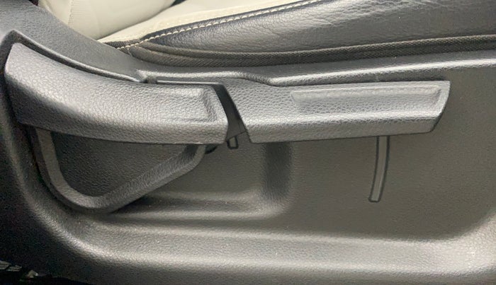 2021 KIA SONET HTX 1.5, Diesel, Manual, 79,179 km, Driver Side Adjustment Panel