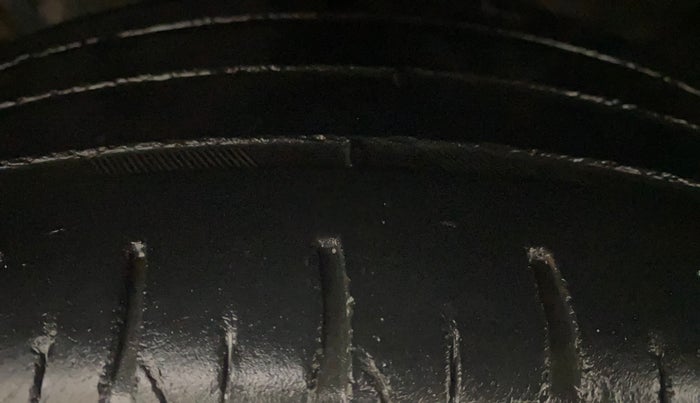 2021 KIA SONET HTX 1.5, Diesel, Manual, 79,179 km, Left Front Tyre Tread