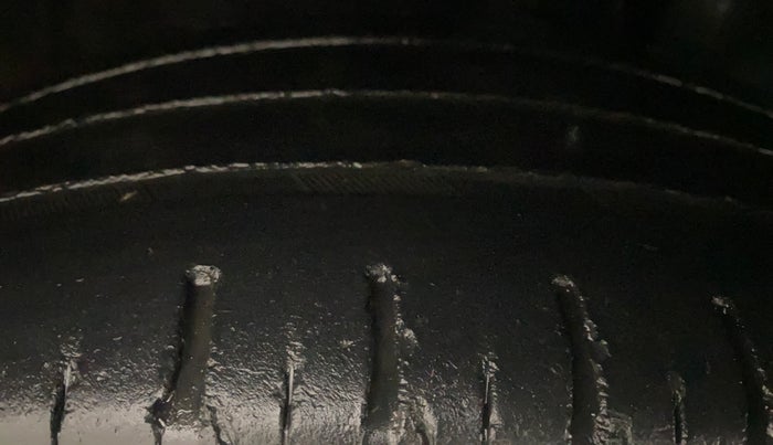 2021 KIA SONET HTX 1.5, Diesel, Manual, 79,179 km, Right Front Tyre Tread